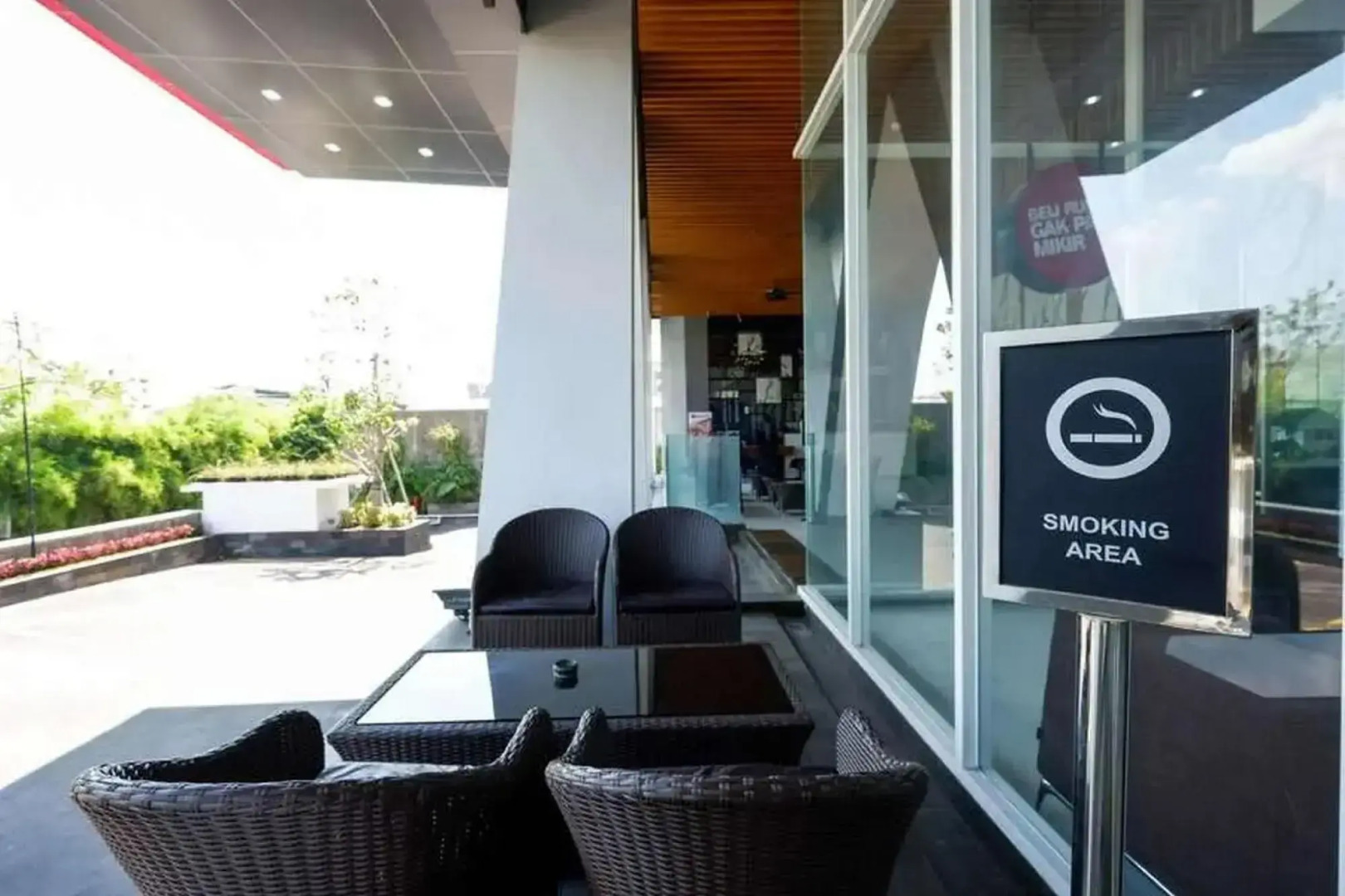 RedDoorz Apartment near Exit Toll Colomadu