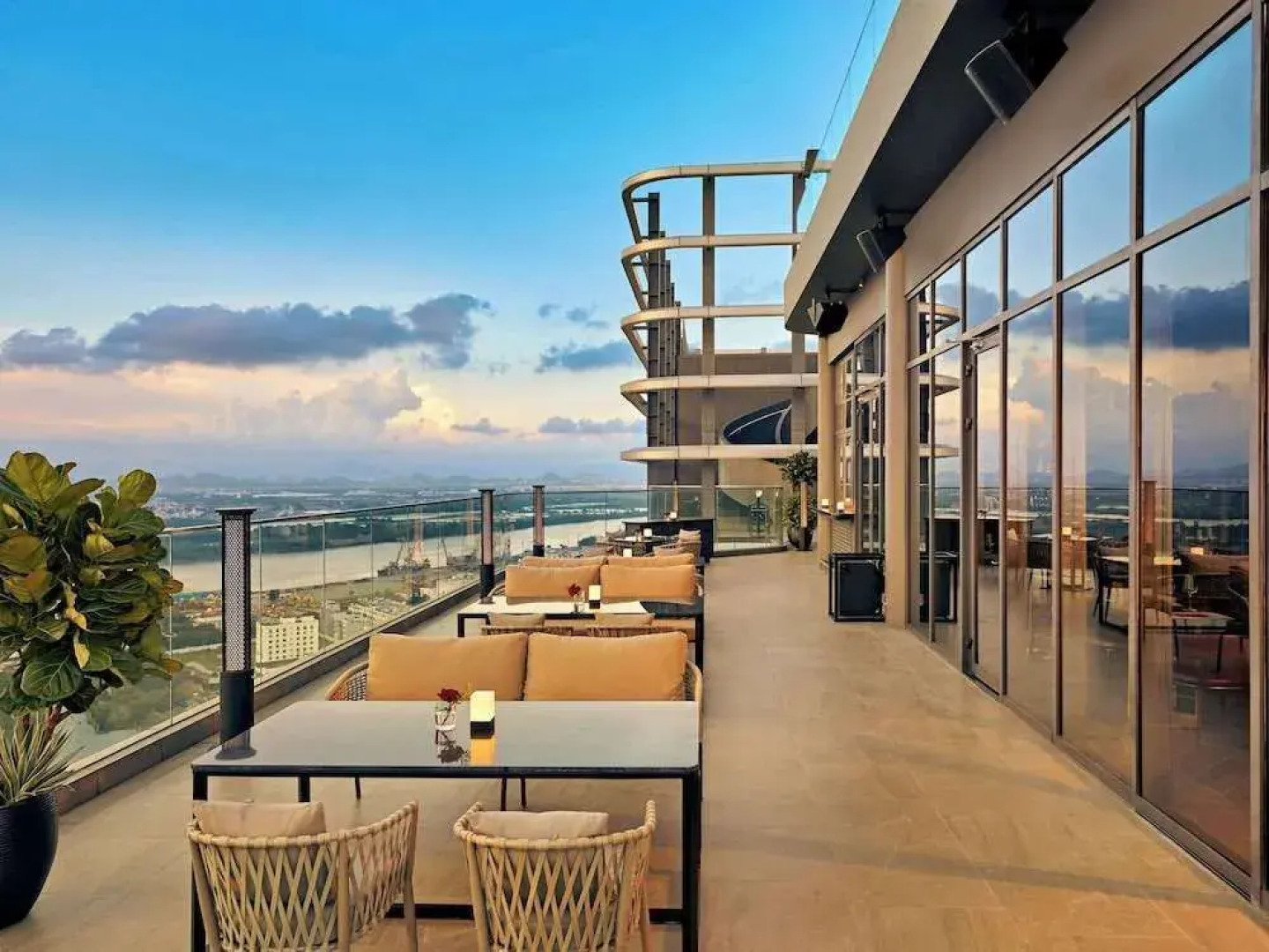 Pullman Hai Phong Grand Hotel