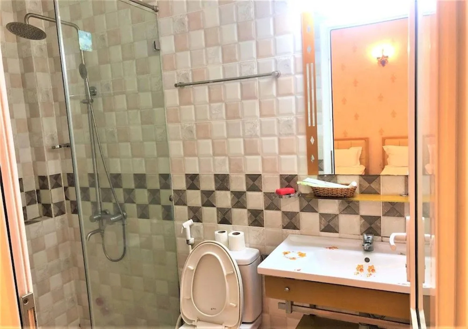 HHen Apartment Hotel