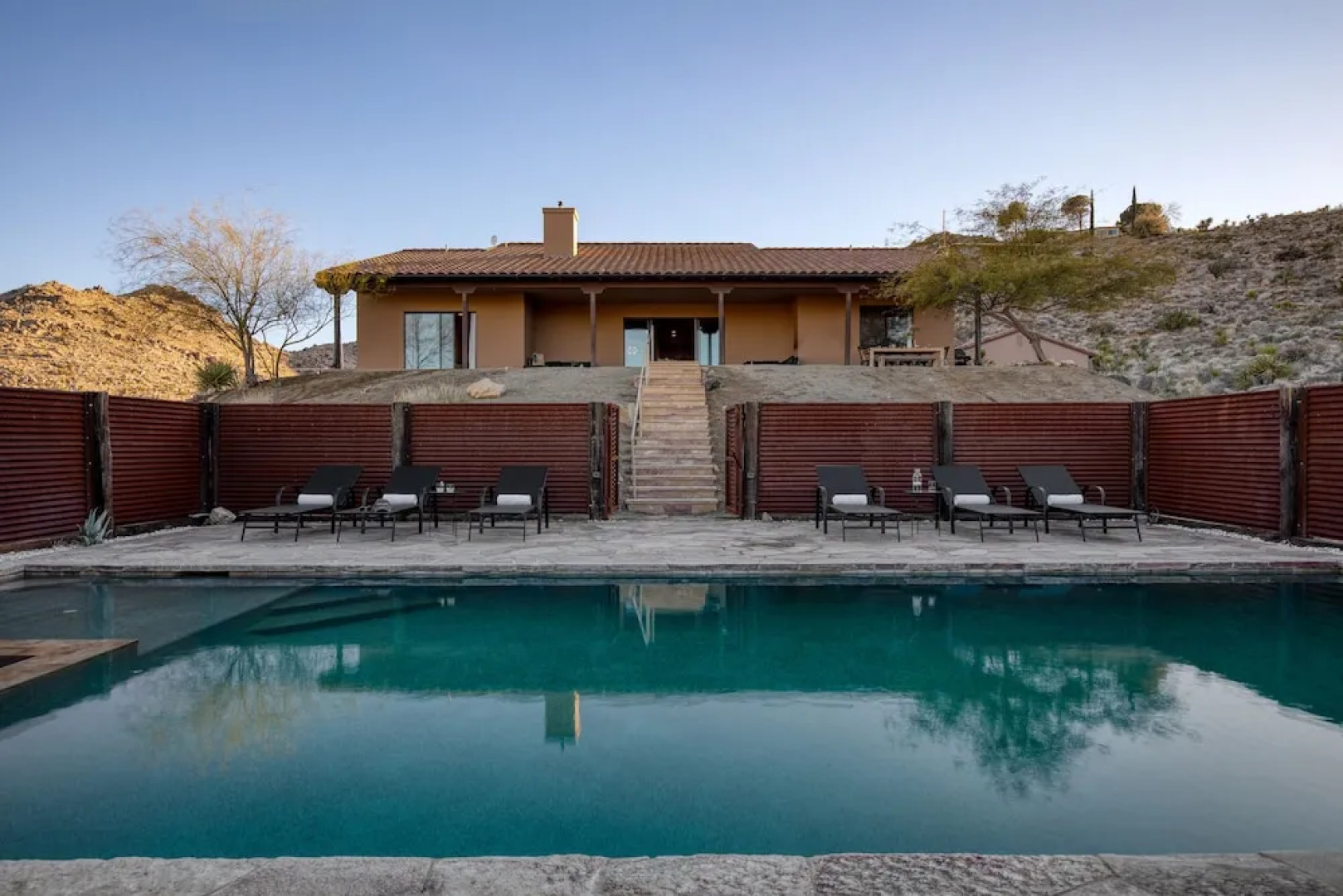 Desert Stone by Avantstay Contemporary Desert Oasis With Pool & Hot Tub