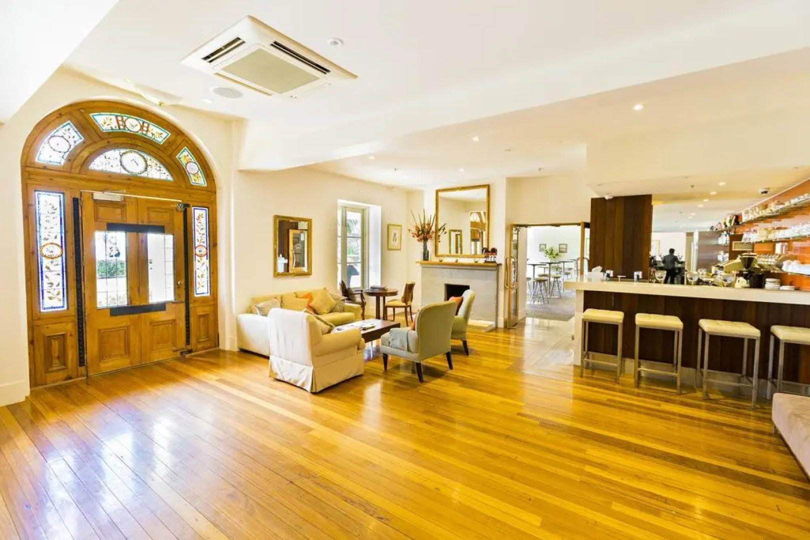 Seahorse Inn Hotel & Villas