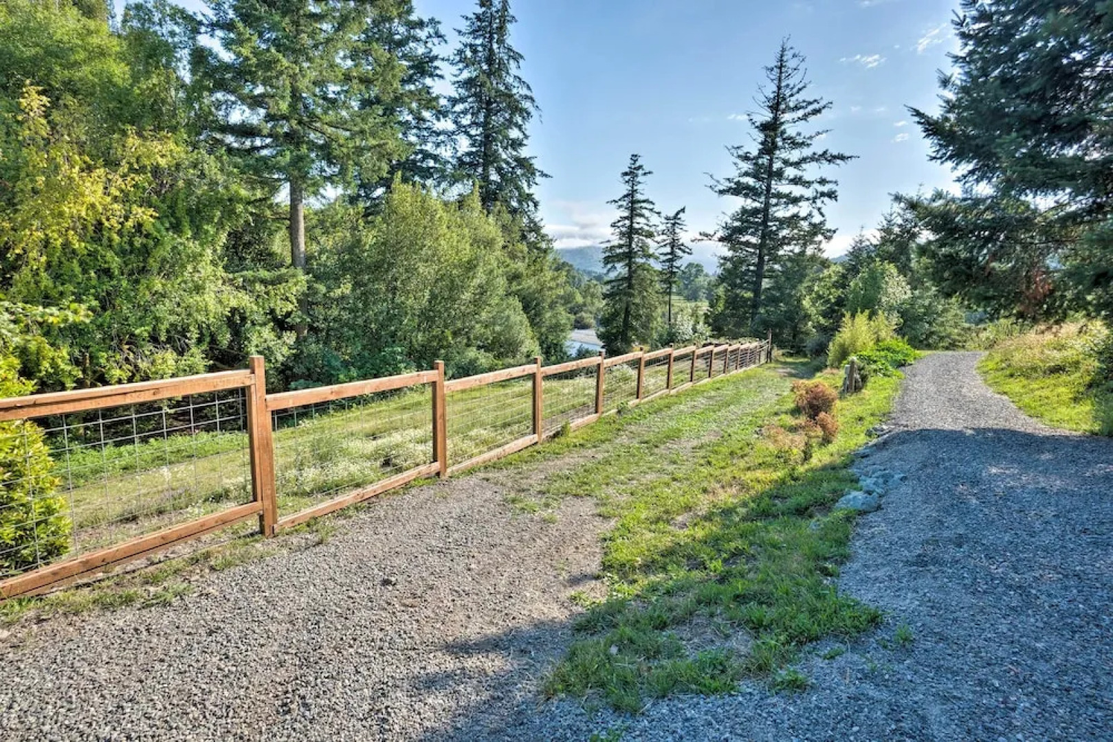 Quaint Riverside Reprieve w/ Kayaks + Floats!
