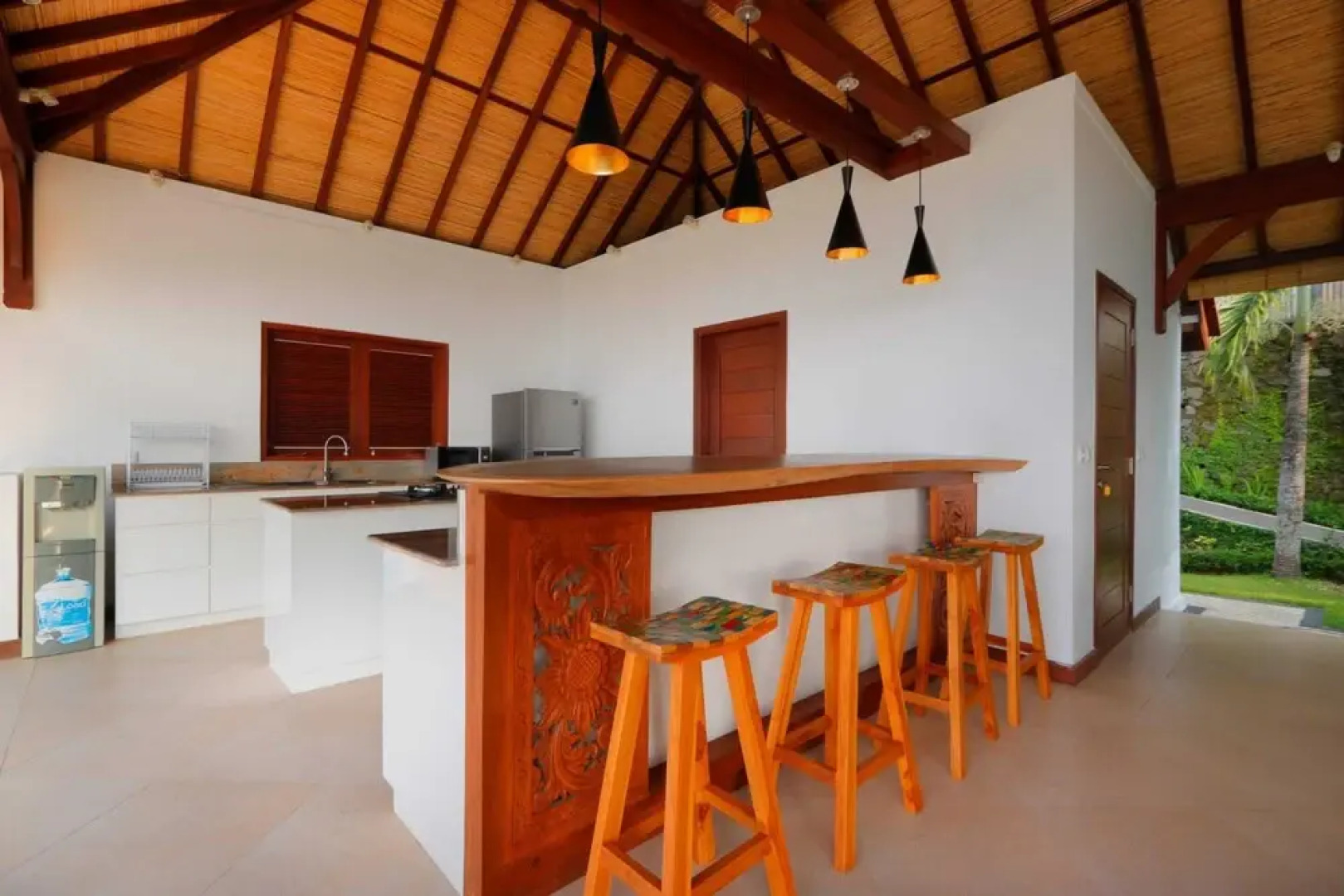 2 BR Villa With Fantastic Ocean View, Lovina With Staff