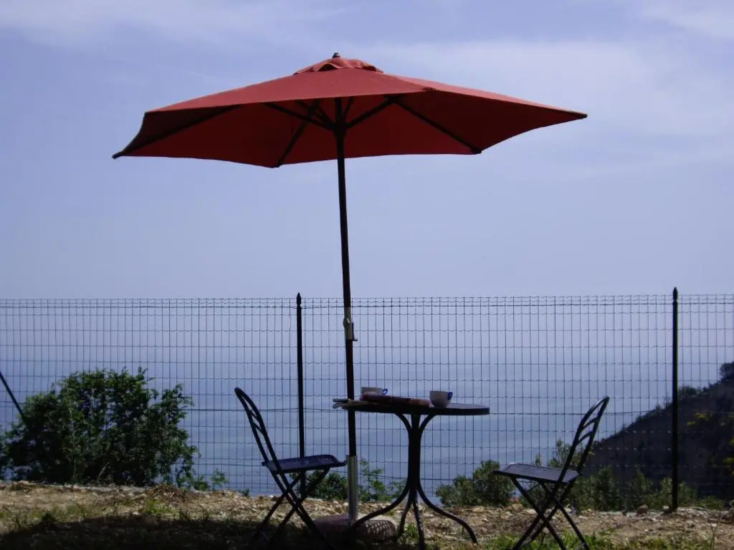 Sea view apartment 10 minute walk to the sea