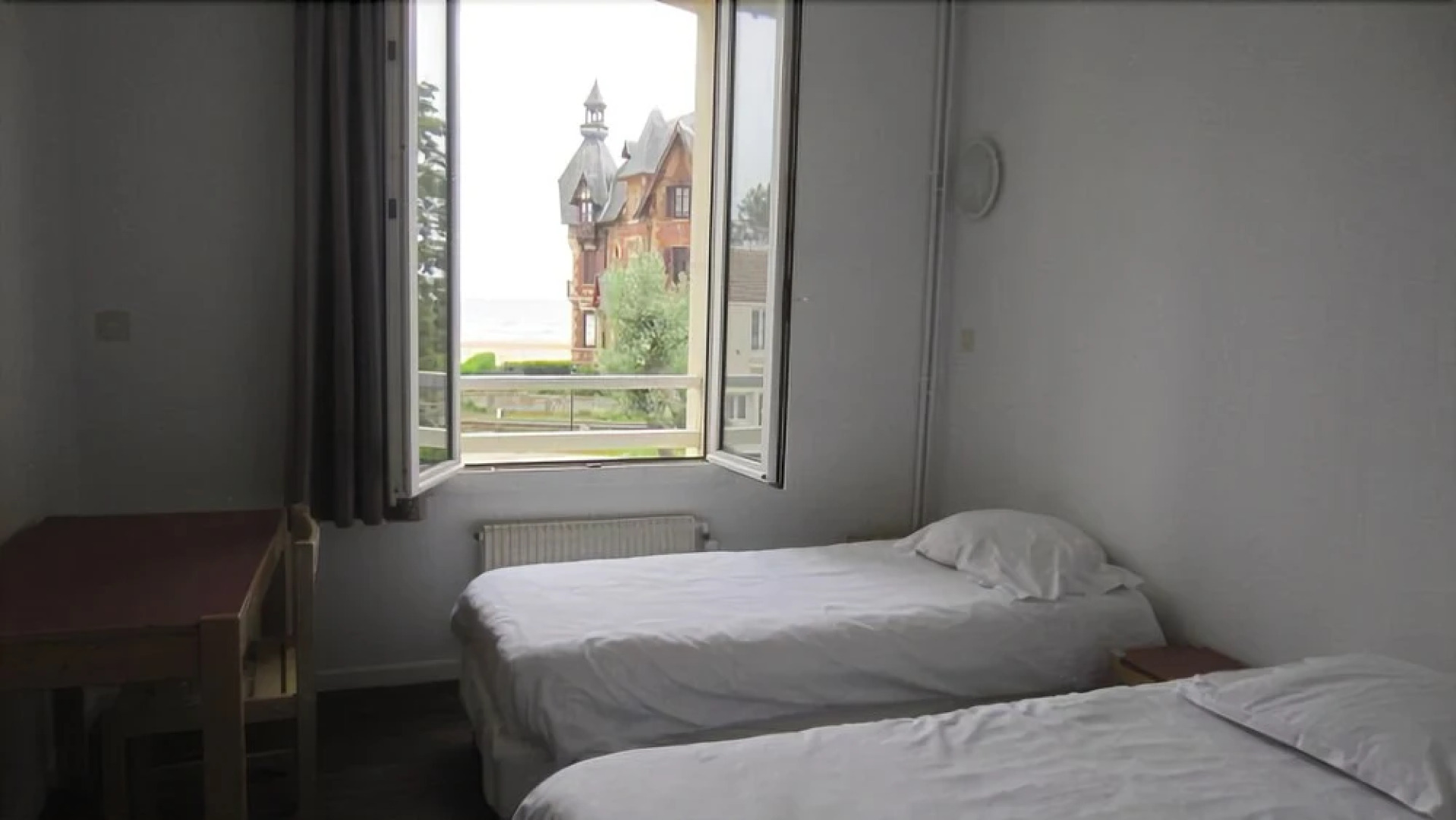 Centre de Vacances et Hôtel CPCV Normandie à 50 mètres de la plage de Houlgate