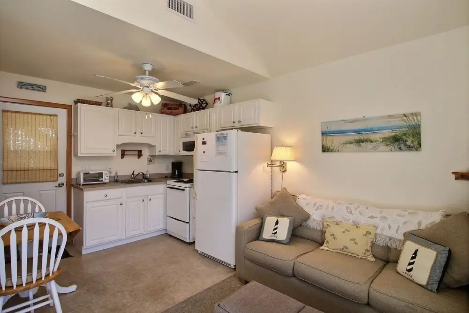 38 Piece Of Heaven Studio Bedroom Condo by RedAwning