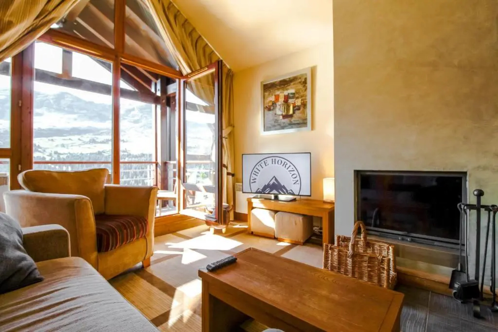 Exceptional 3 bed Penthouse with fireplace and stunning views