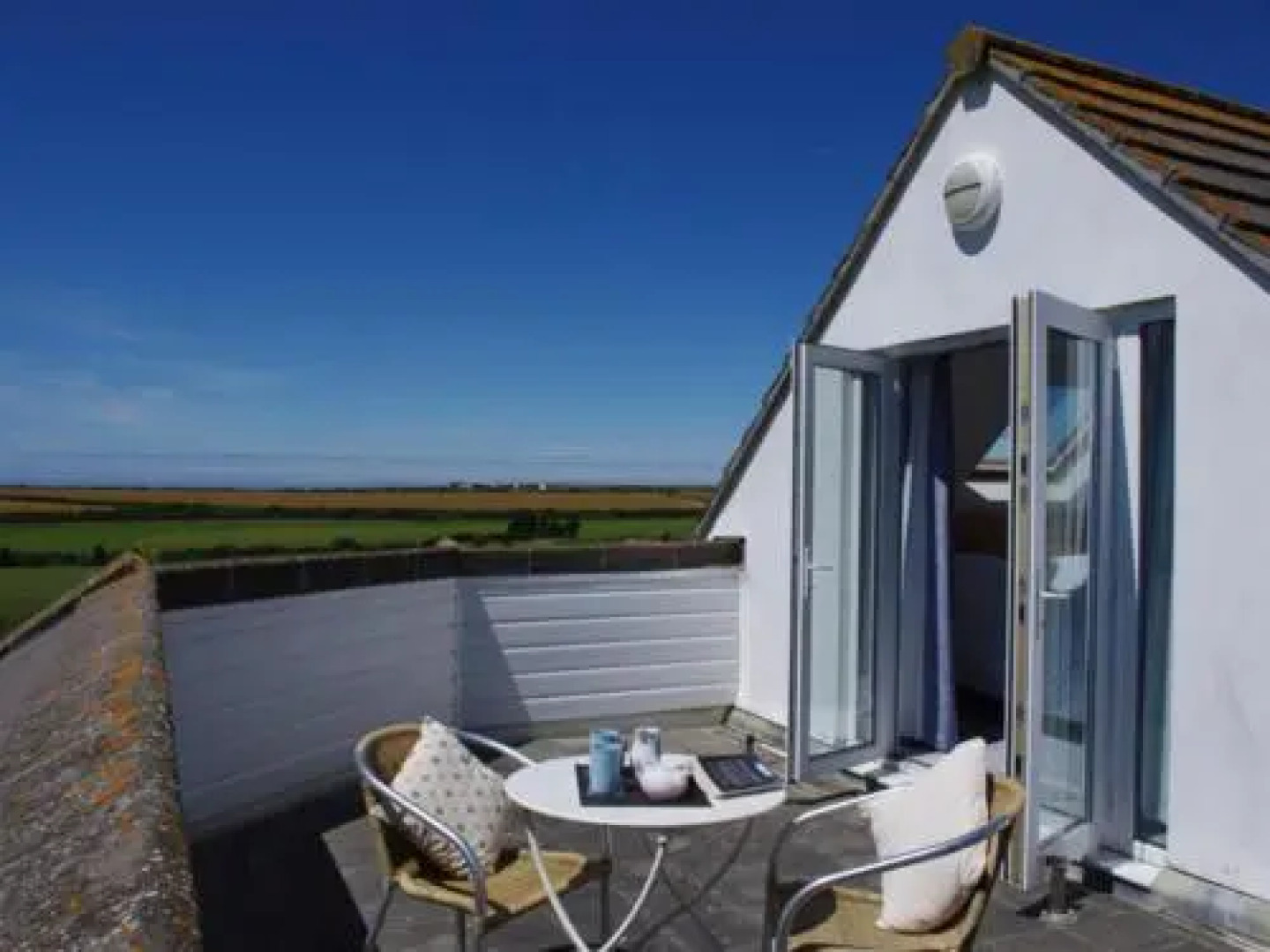 Apartment Golfer View.1