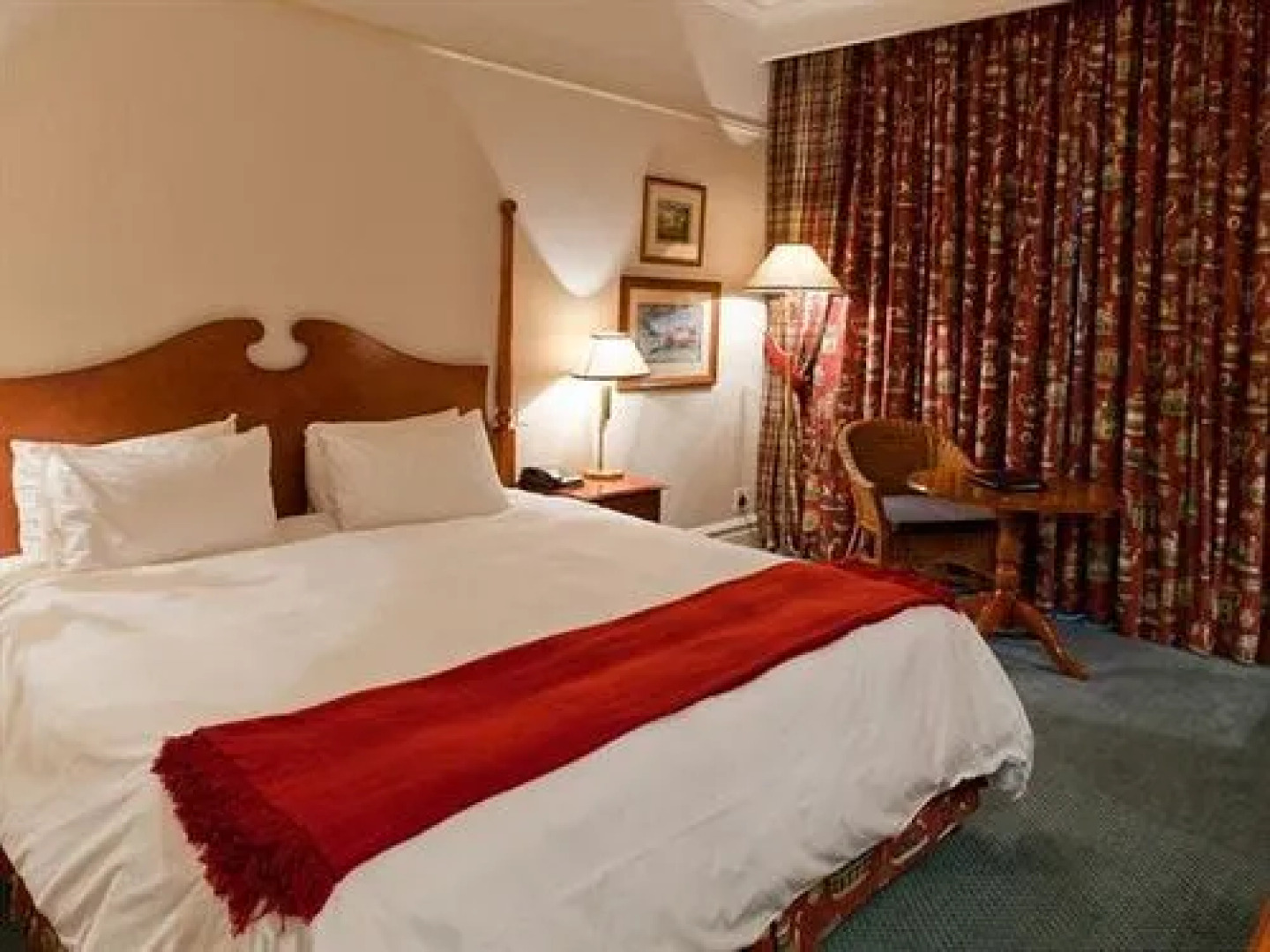 Graceland Hotel & Casino Country Club