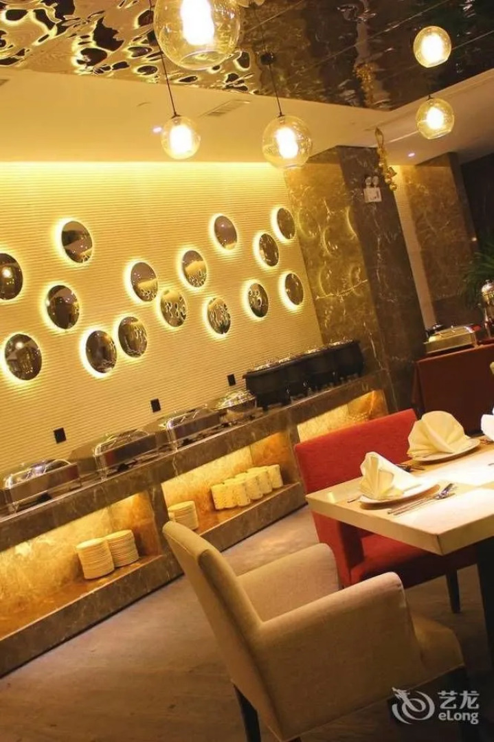 Maritime Hotel (Zhengzhou Century Amusement Park Zhongyuan Tower)