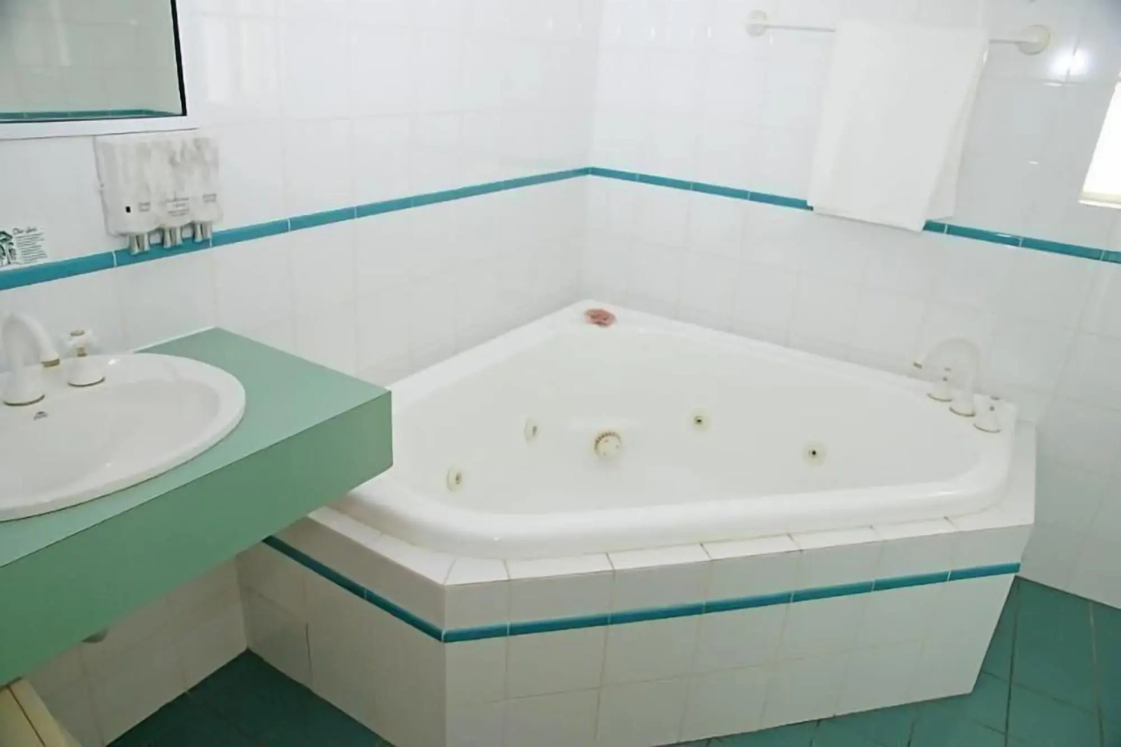 Sapphire Waters Motor Inn