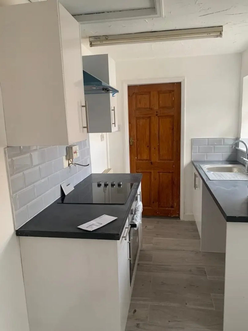 Lovely and Bright 2 bed House