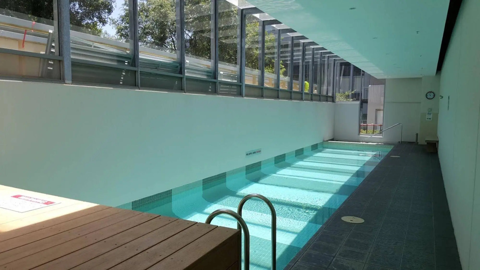 Port Melbourne Panorama - StayCentral