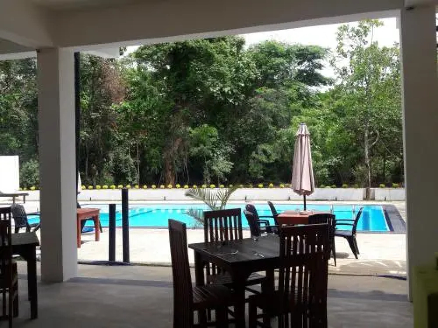 Mahinda Hotel and Restaurant