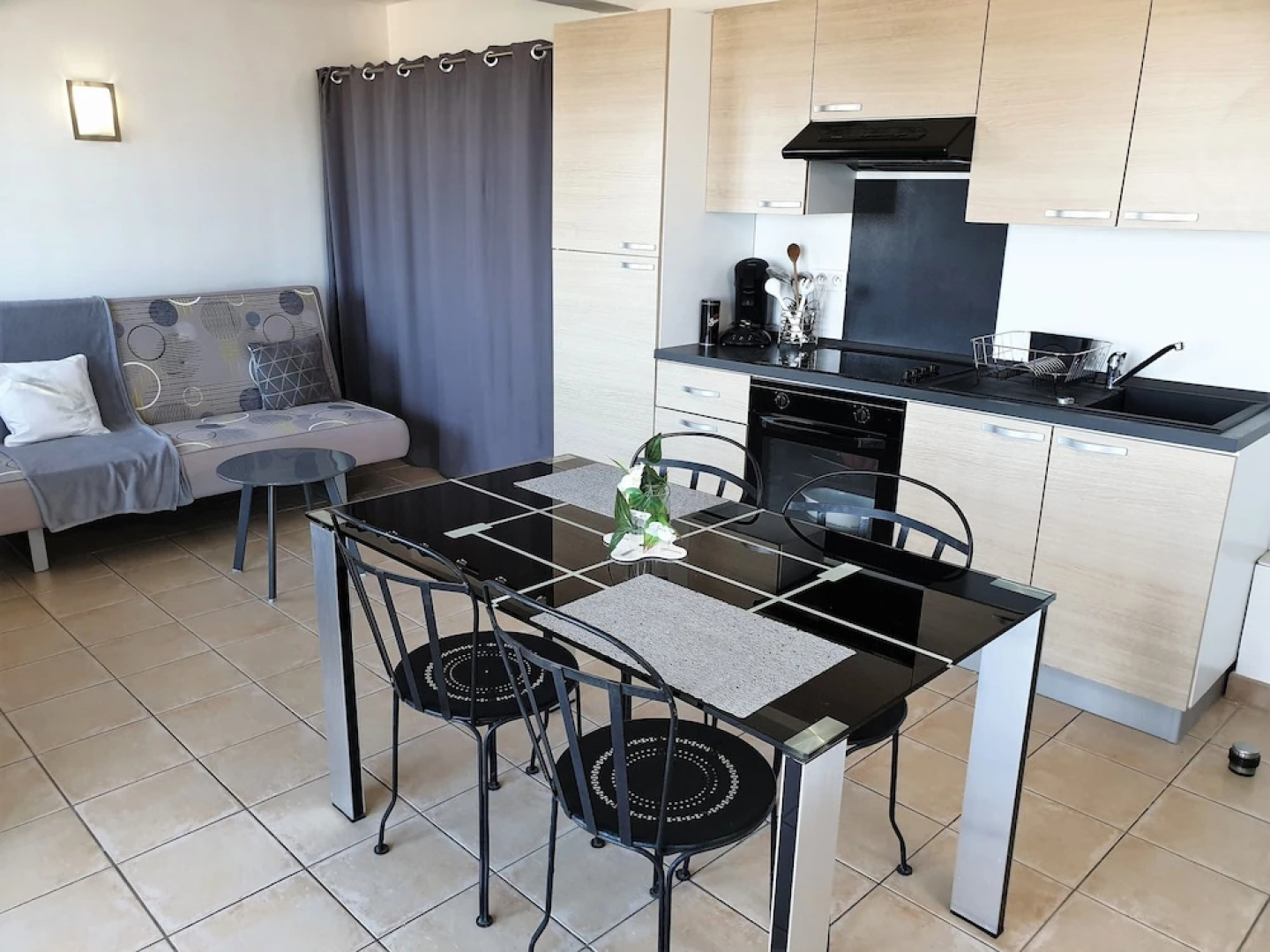 Beau 2 pièces - vue panoramique sur mer