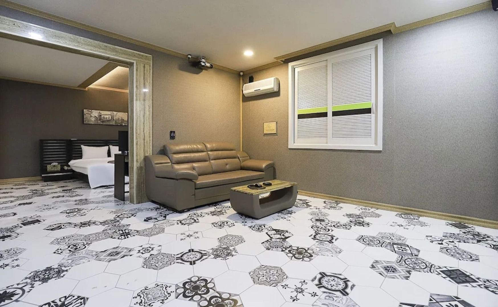 Tiffany Self Check-in Hotel