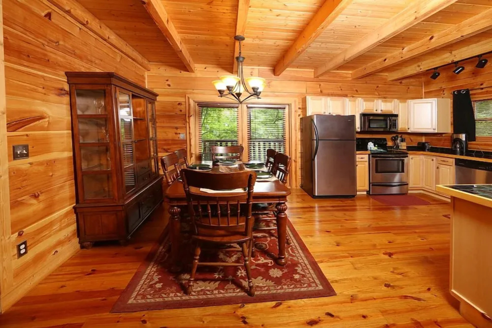 Mountain Majesty 2 Br cabin by RedAwning