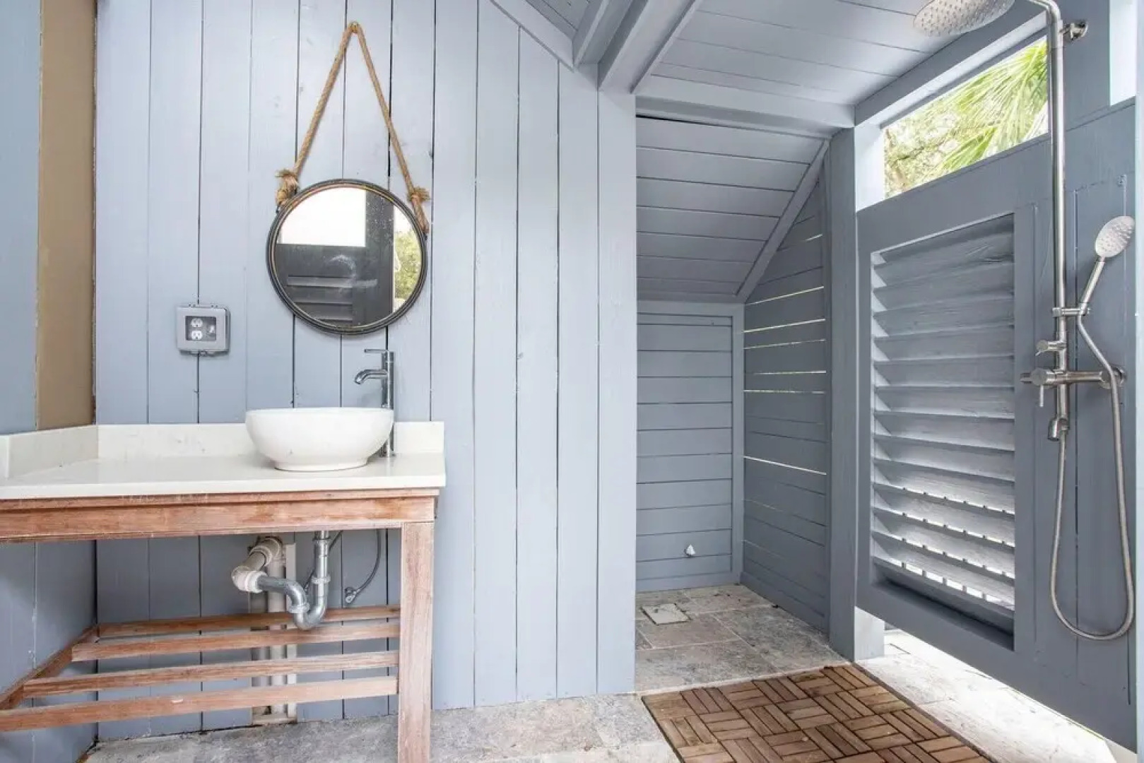 Pelican - Modern Beach Retreat w Patio & Pool