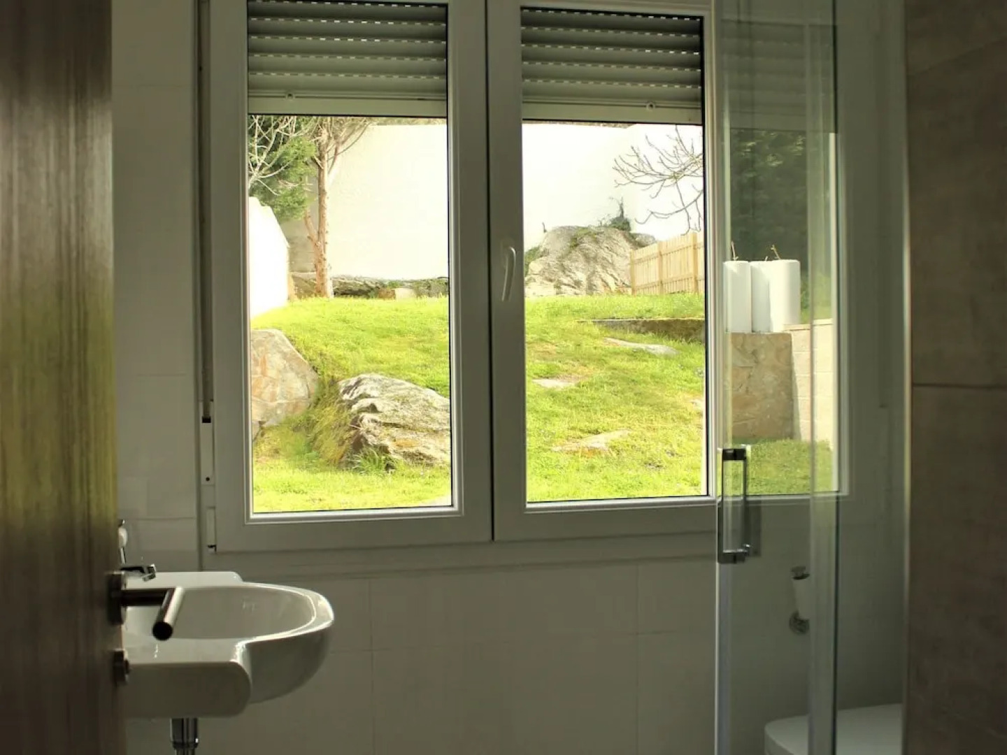 Spacious and Sunny Apartment With Garden Directly on the Beach of Aguieira