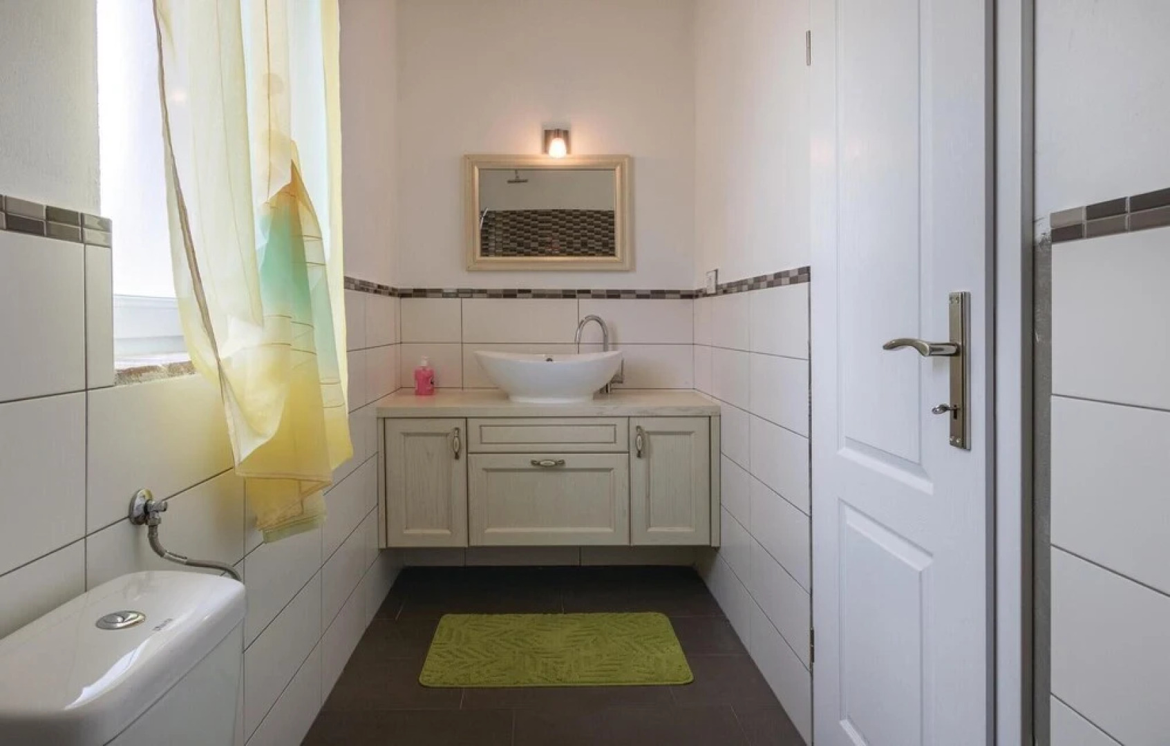 Awesome Home in Peruski With Wifi and 4 Bedrooms