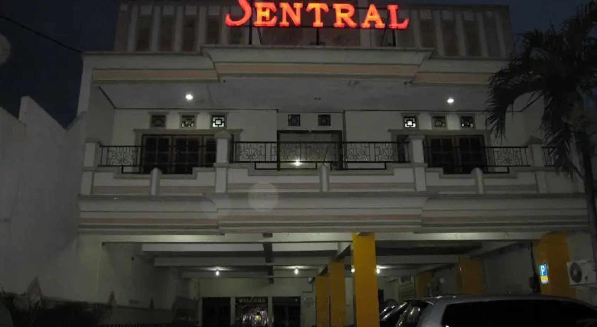 Sentral Hotel & Cafe