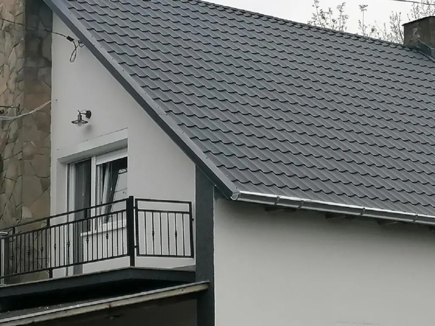 7 férőhelyes ház Balatonfenyvesen a tótól 15 m-re saját stéggel és csónakkal