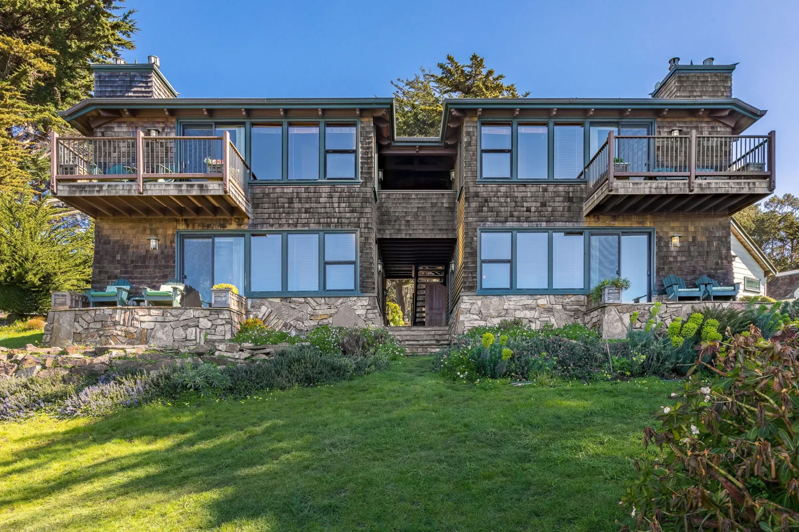 Elk Cove Inn & Spa