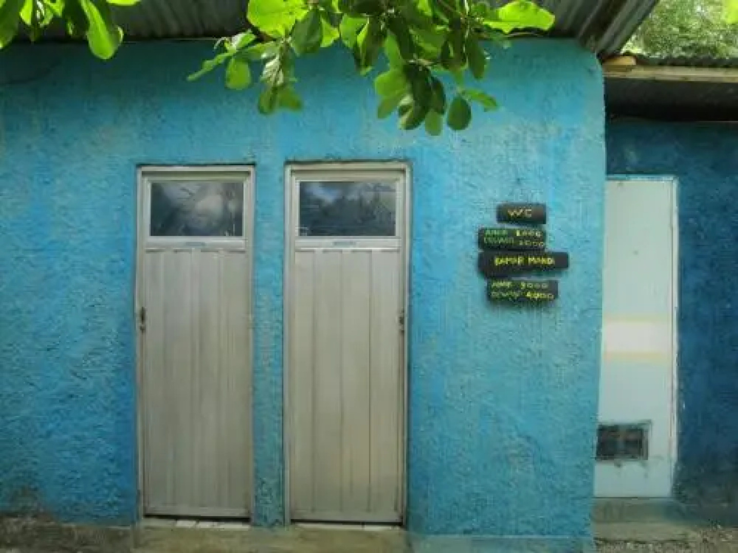 OCD Beach Cafe & Hostel