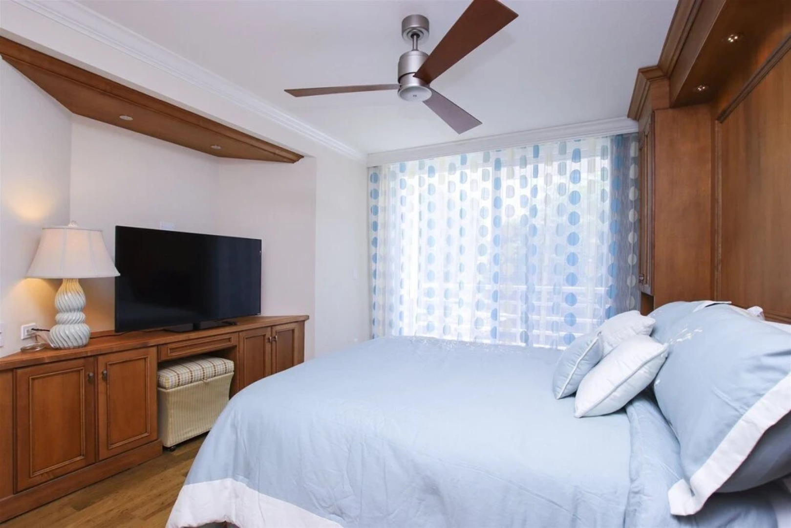 South Seas Lands End 1637