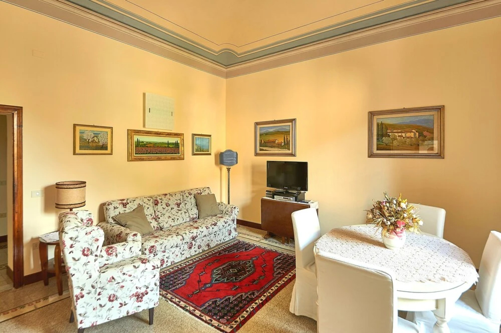 Historic House With Garden in Front of the Grotta Giusti Thermal Pool Near Lucca