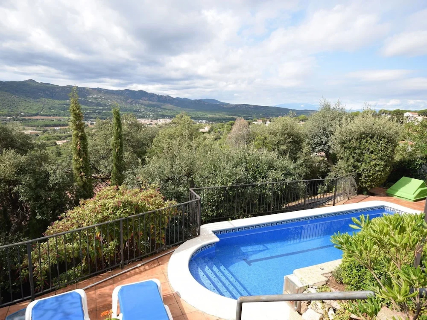 Cozy Villa in Santa Cristina d'Aro with Swimming Pool