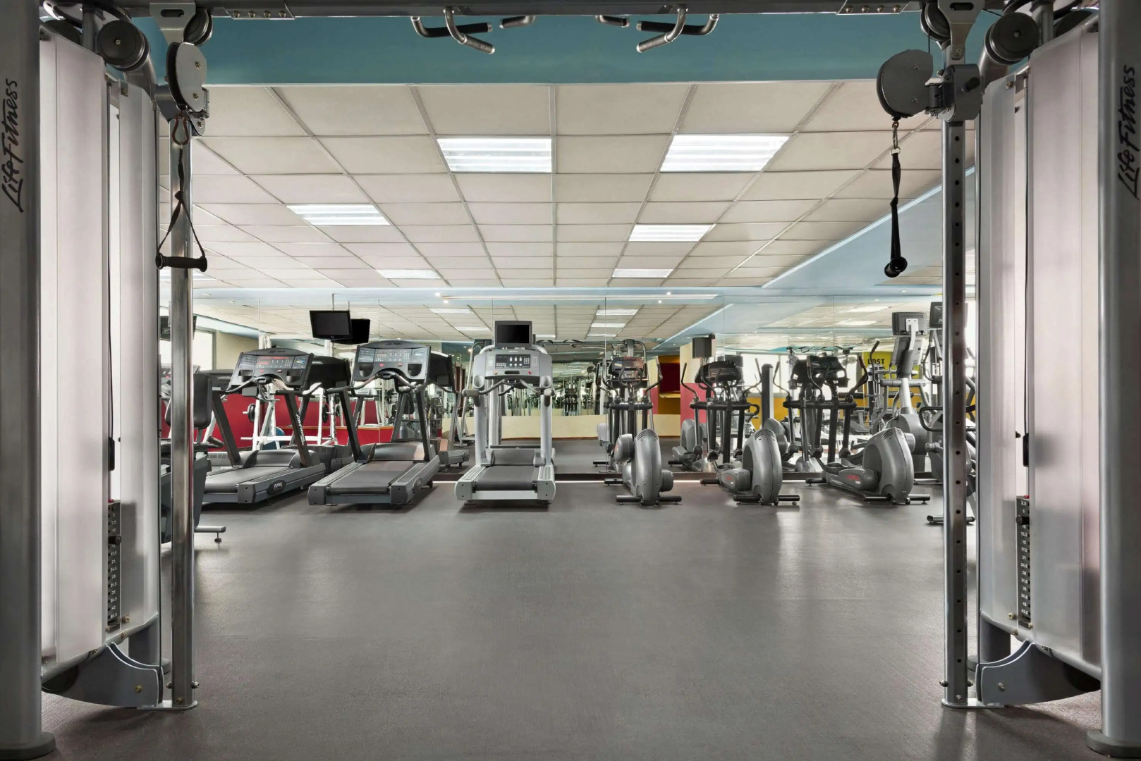 Howard Johnson Plaza By Wyndham Dubai Deira