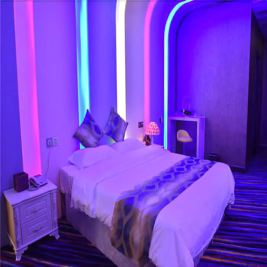 Romantic Coast Theme Hotel (Zhuhai Jiuzhou Port Wharf Haibin Yuchang)