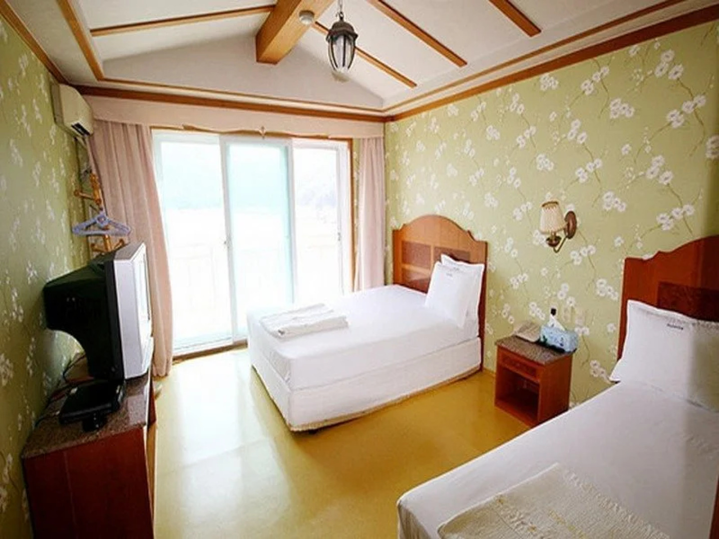 Goodstay Jangseungpo Beach Hotel