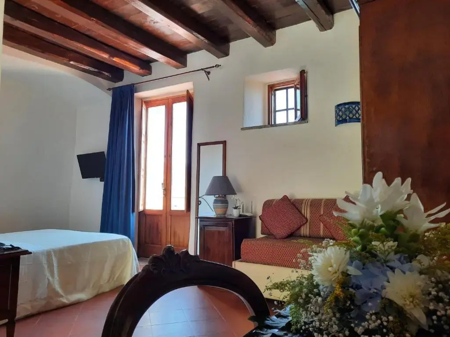 Portico Del Paradiso