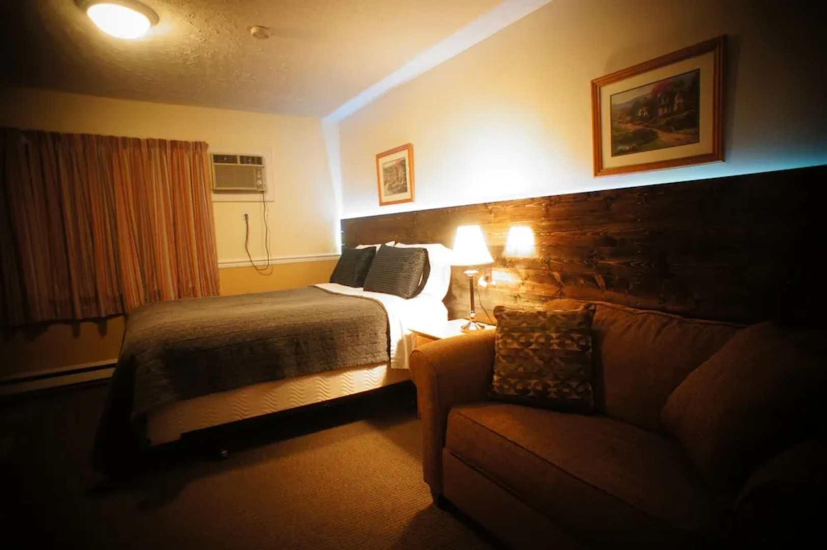 Silverwood Inn & Suites