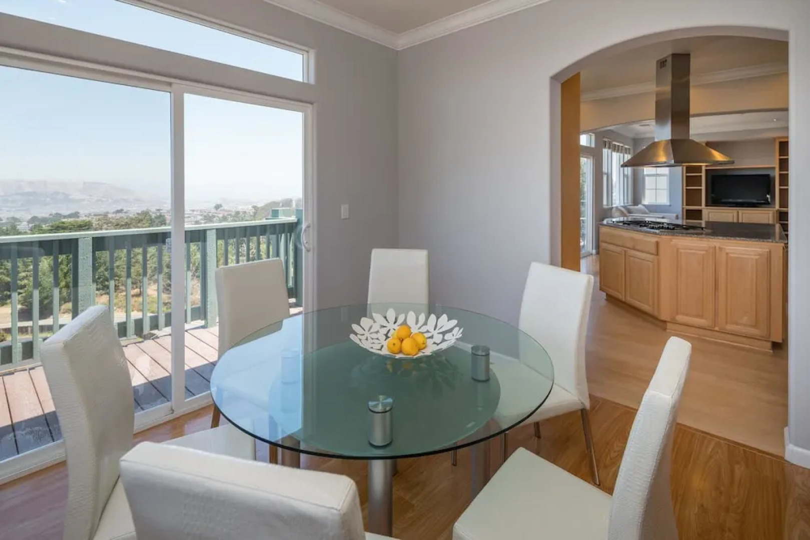 Hilltop 4 Br W Gorgeous SF Bay Panoramic Views by RedAwning