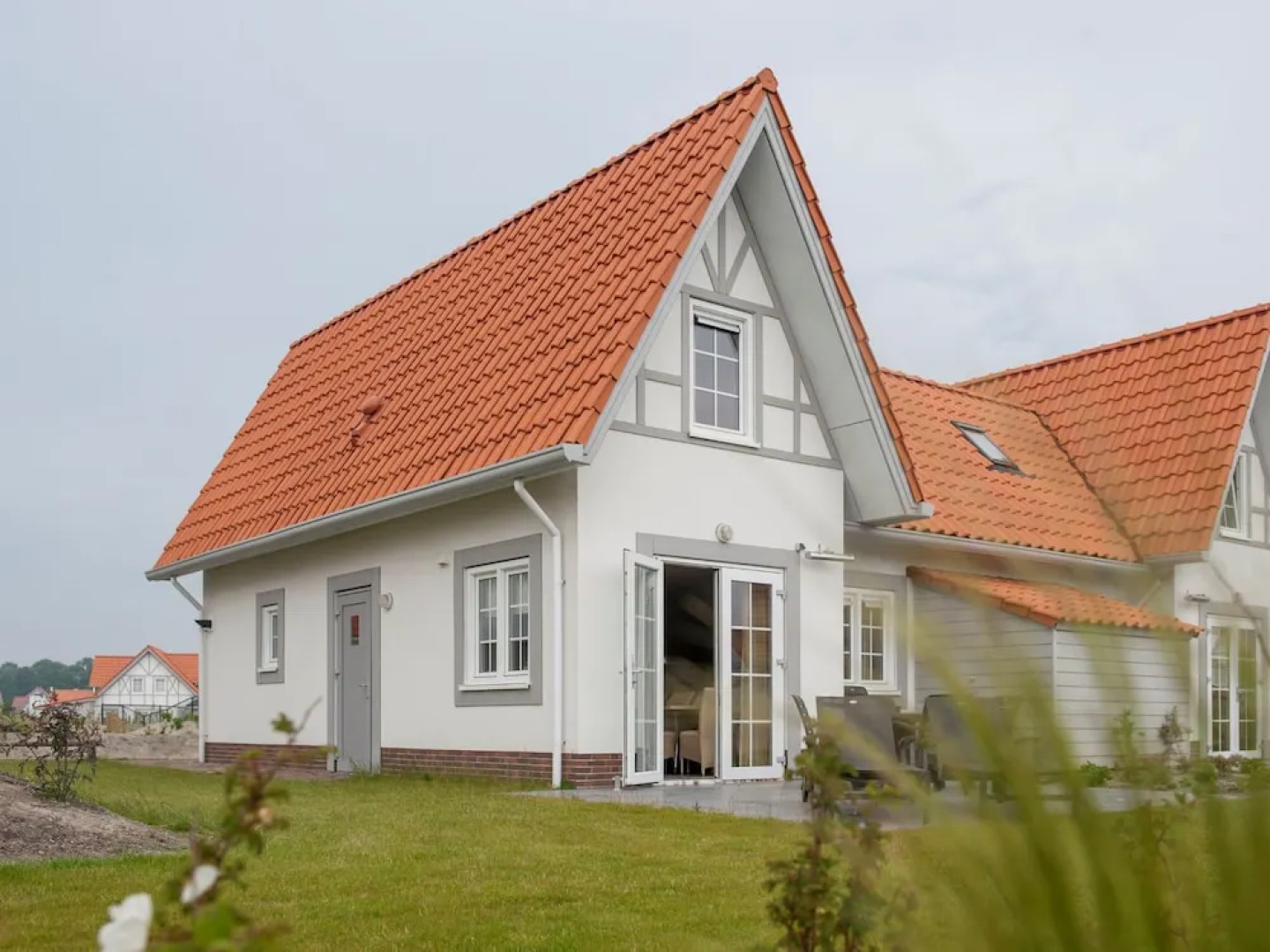 Semi-detached Villa With Terrace Heater, 400m From the Beach