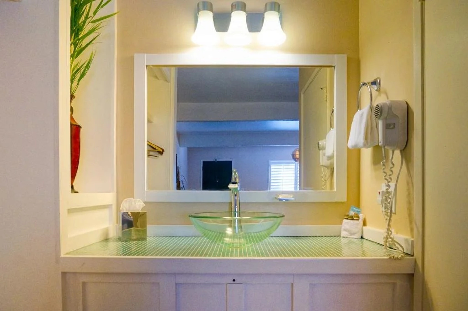 Hummingbird Inn of Ojai