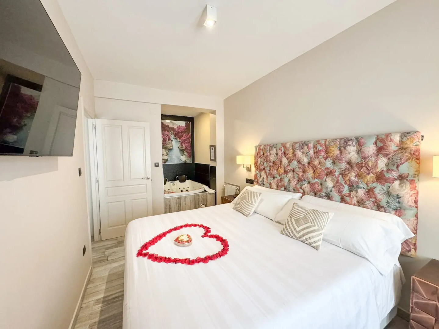 Suites con Jacuzzi Santillana