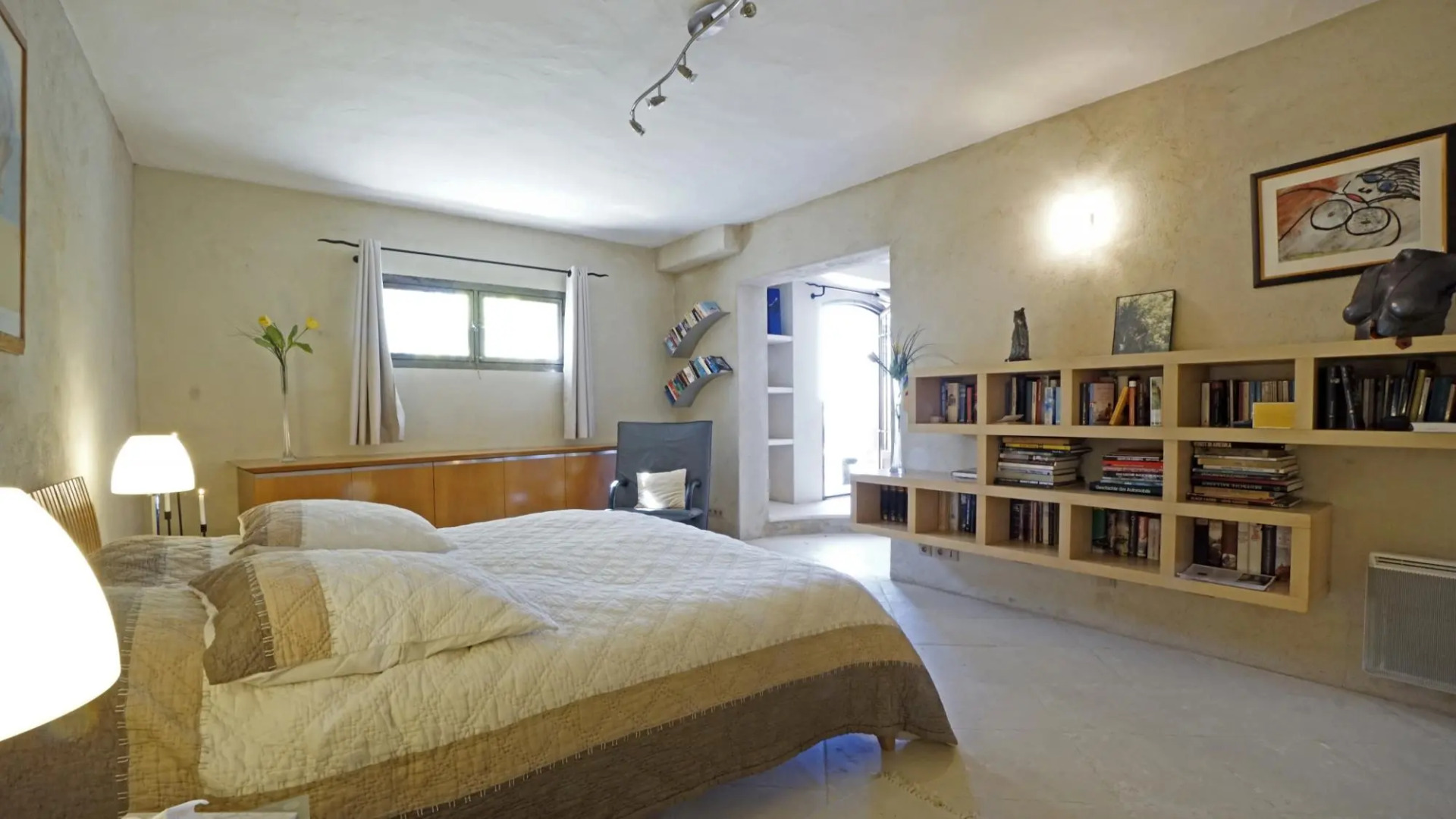 Le Dernier Chateau - Architect's Stone Villa & Pool in Picturesque Les Baux-de-Provence, 5 Bedrooms