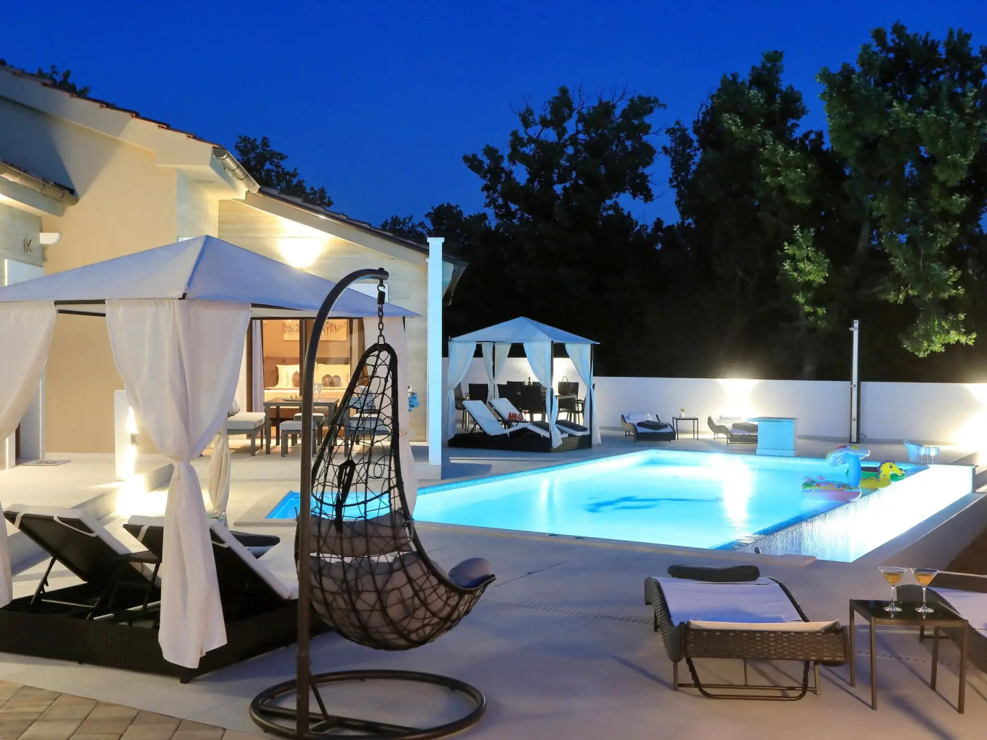 Amazing villa with pool and sea view surrounded by nature