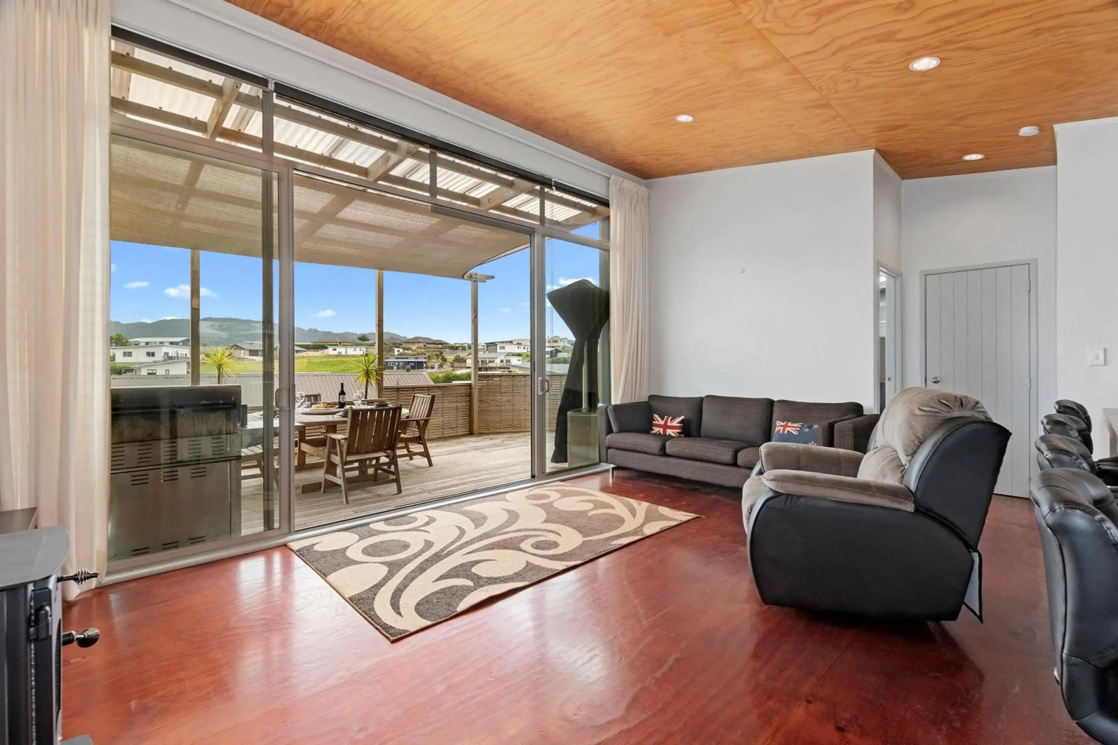 Blue Crush Villa - Mangawhai Heads Holiday Home