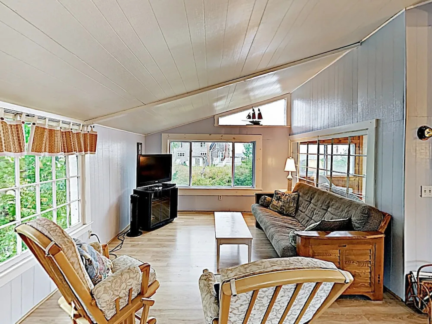 Ocean-view Sunrise - Steps To Beach 2 Bedroom Cottage