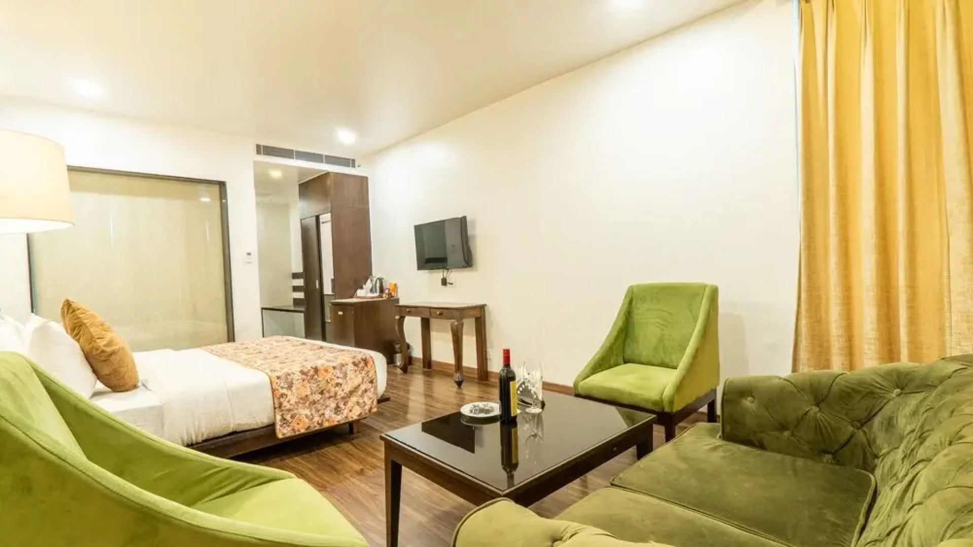 Woodrock Hotel Manali