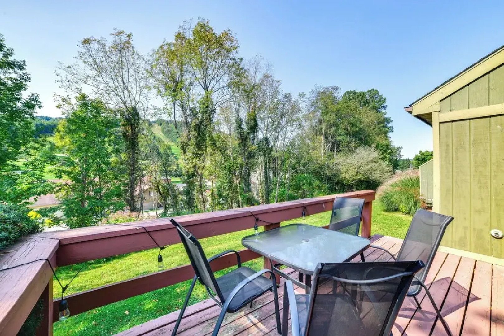 Skier's Paradise: Townhome w/ Deck in Cortland!