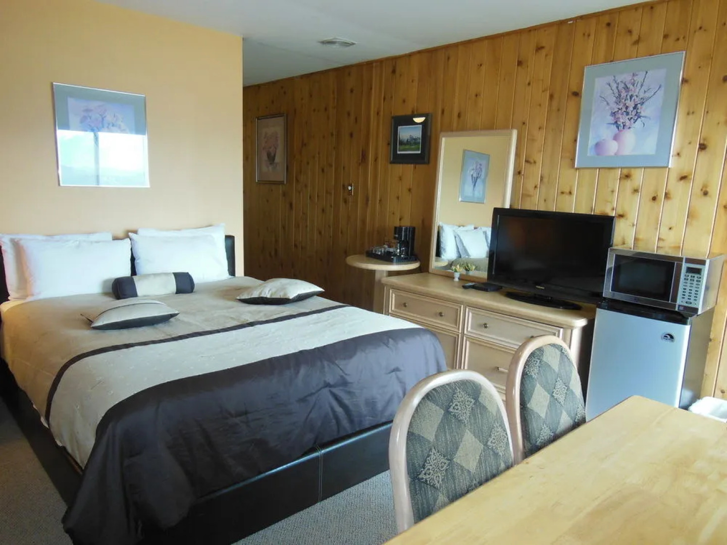 Rocky Mountain Springs Lodge