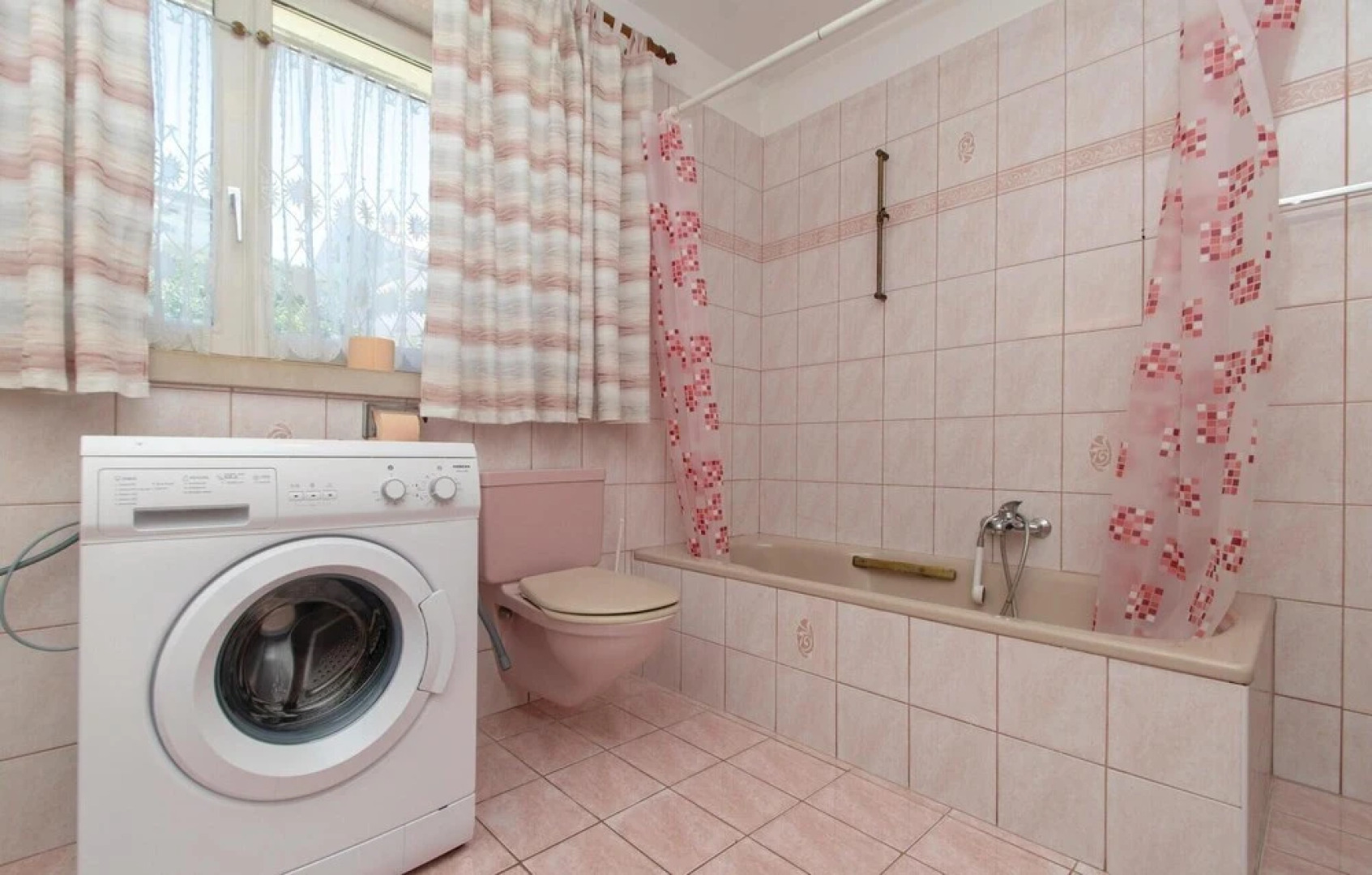 Stunning Home in Zrnovo With Wifi and 3 Bedrooms