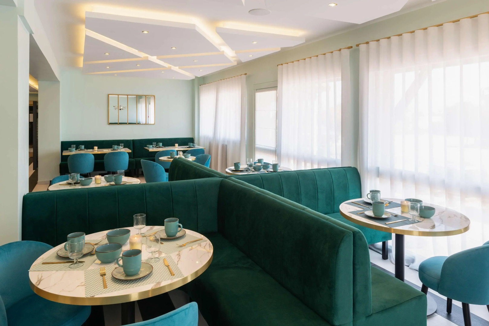 Отель The Originals Boutique, Hôtel Porte de Dieppe