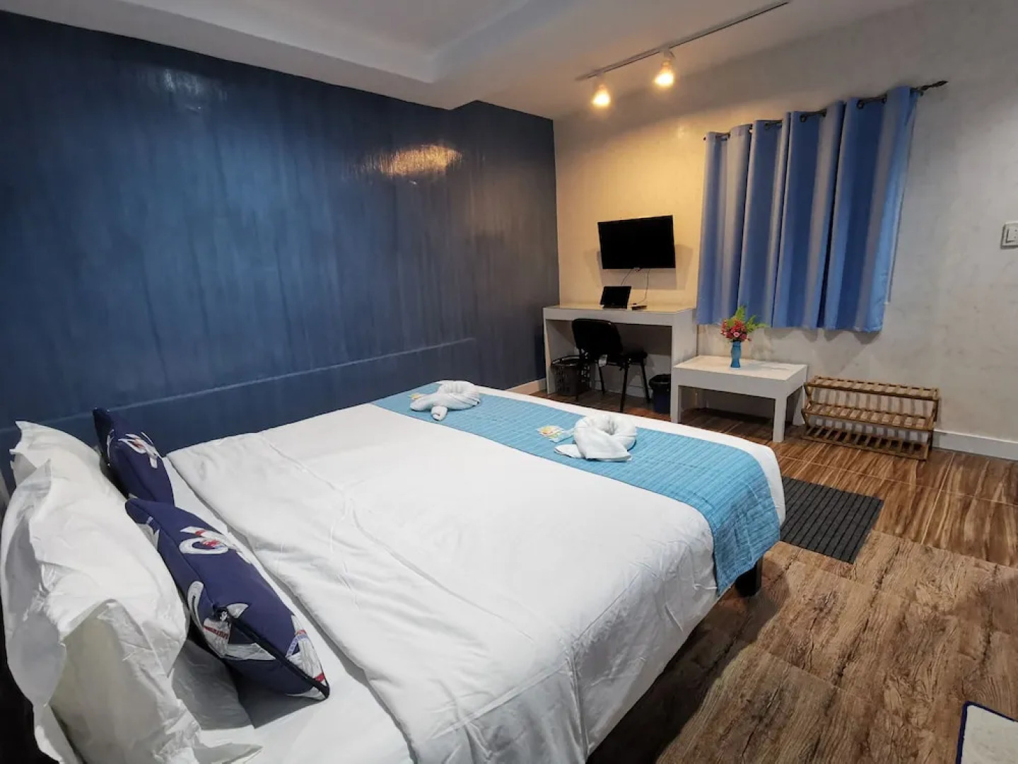 Pescadores Suites Moalboal